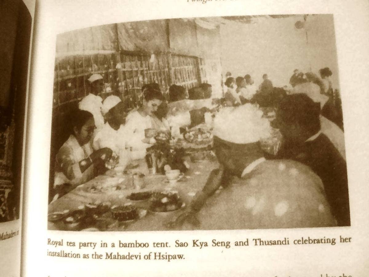 Foto keluarga Sao Kya Seng dan Inge di Hsipaw, Burma